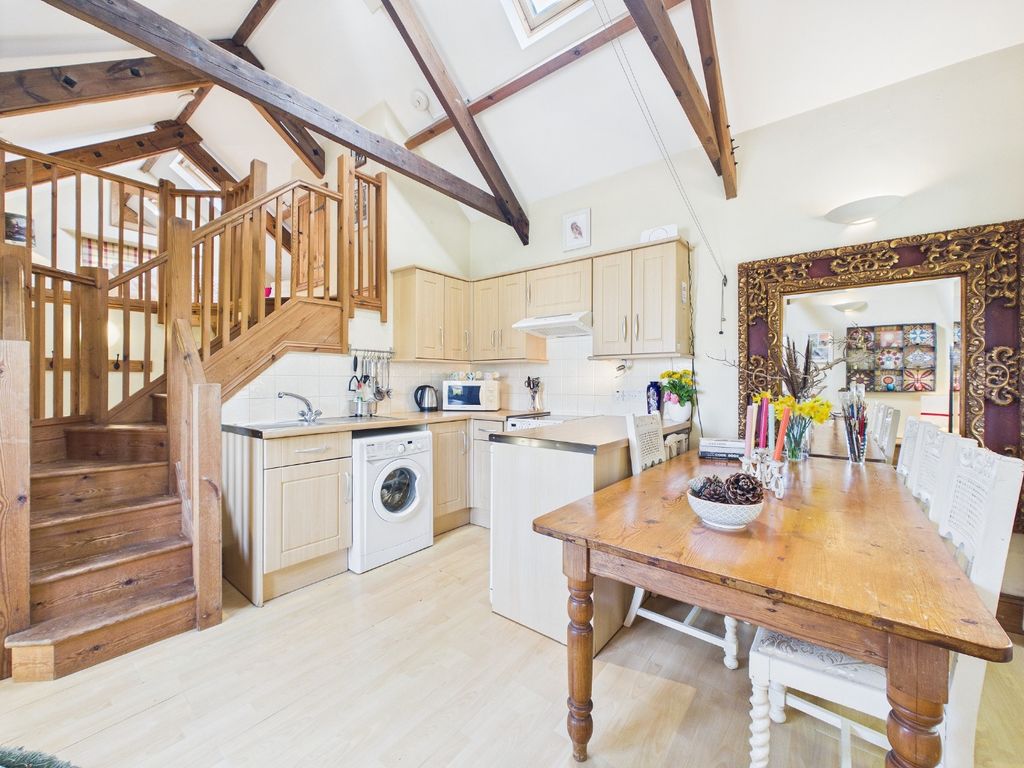 Property photo 3 of 17 4936517