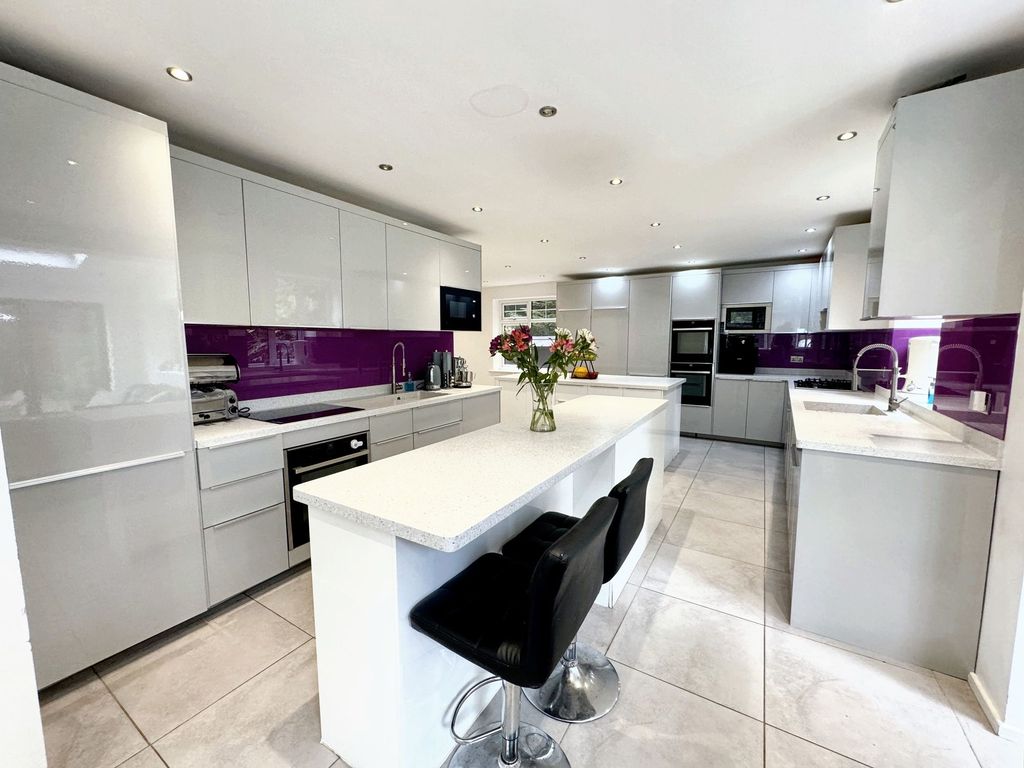 Property photo 2 of 46