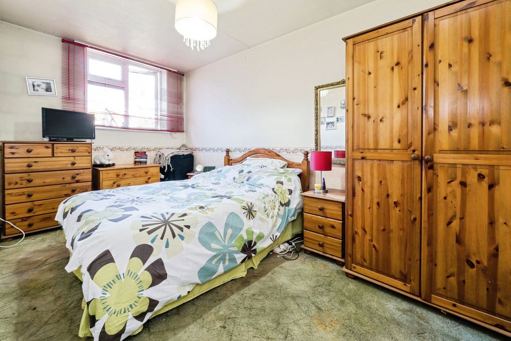 Property photo 3 of 18 Pbox-Img.Jpg