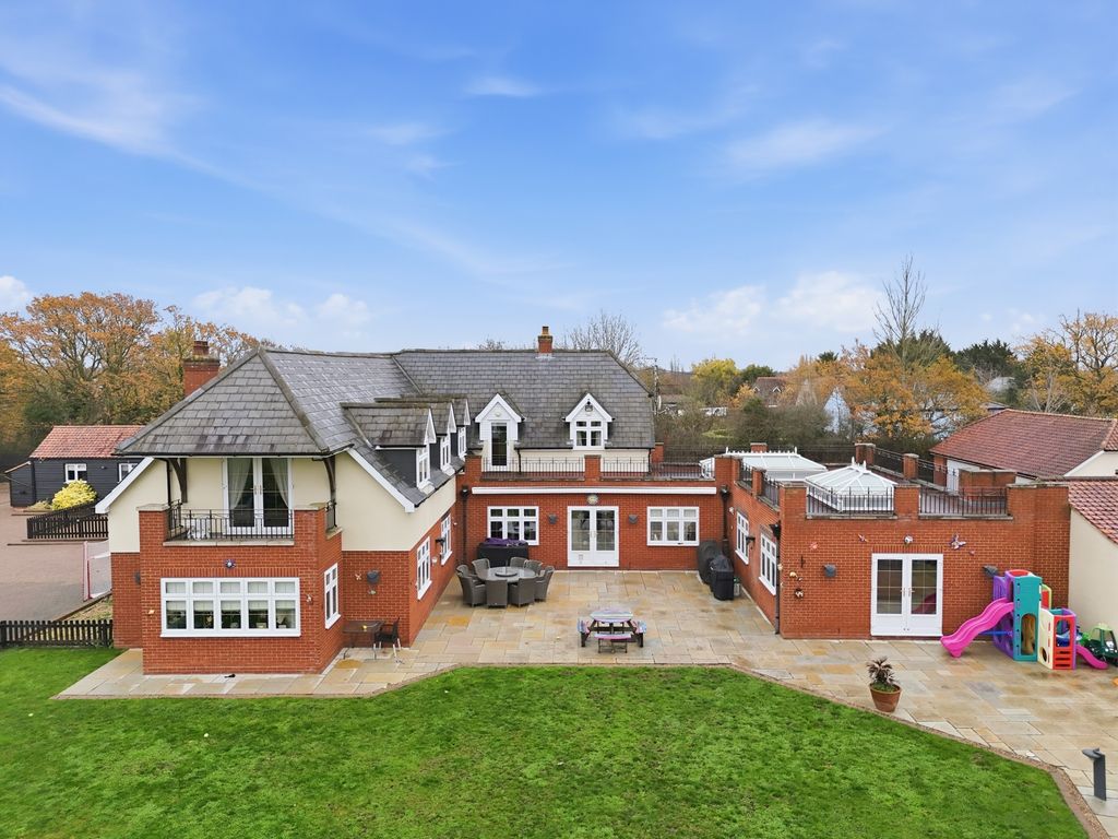 Property photo 2 of 47 Picture No. 18