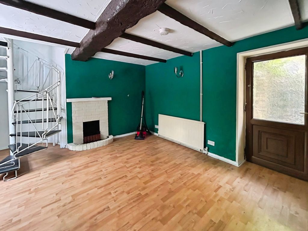 Property photo 2 of 8 Living Room
