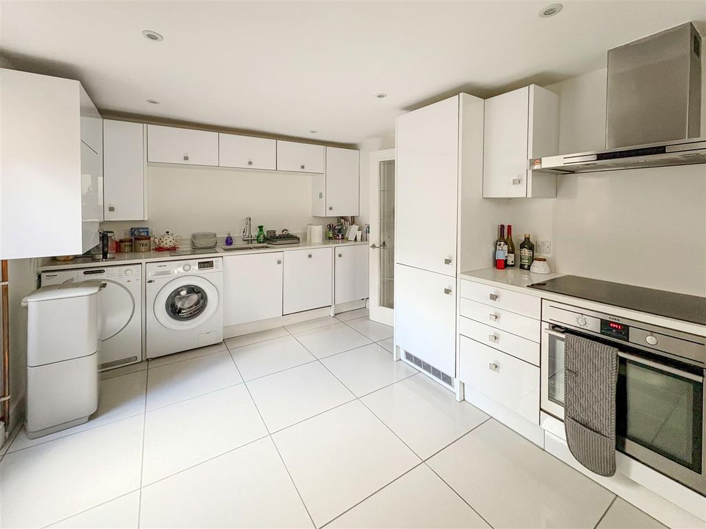 Property photo 3 of 18 Image00013.Jpg