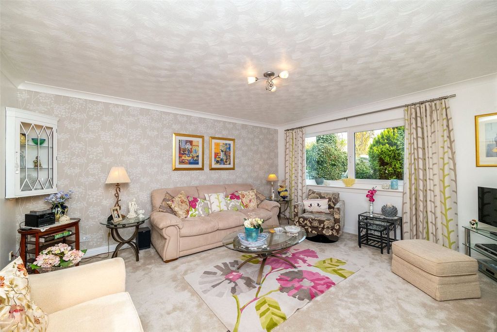 Property photo 3 of 39 Sitting Room