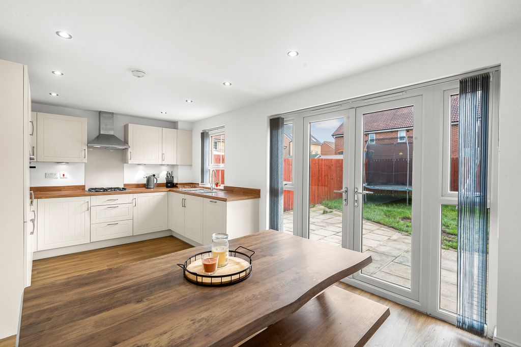 Property photo 1 of 13 Kitchen-Diner 3