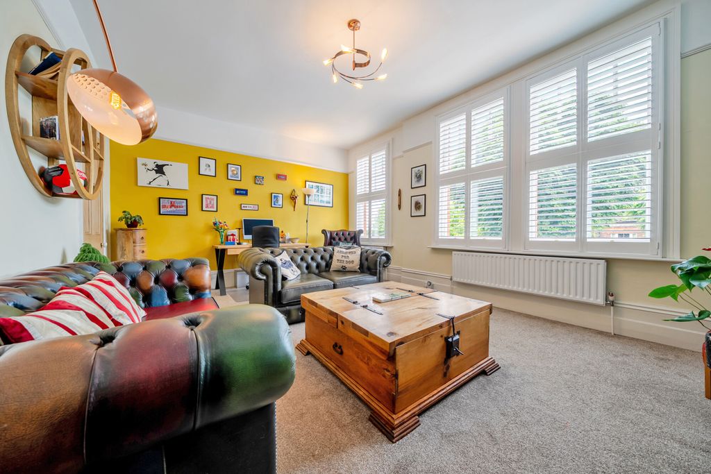 Property photo 2 of 33 1469777-8-6A2Feaf...