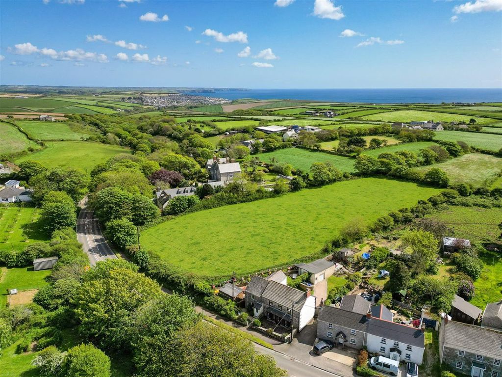 Property photo 2 of 20 4975017