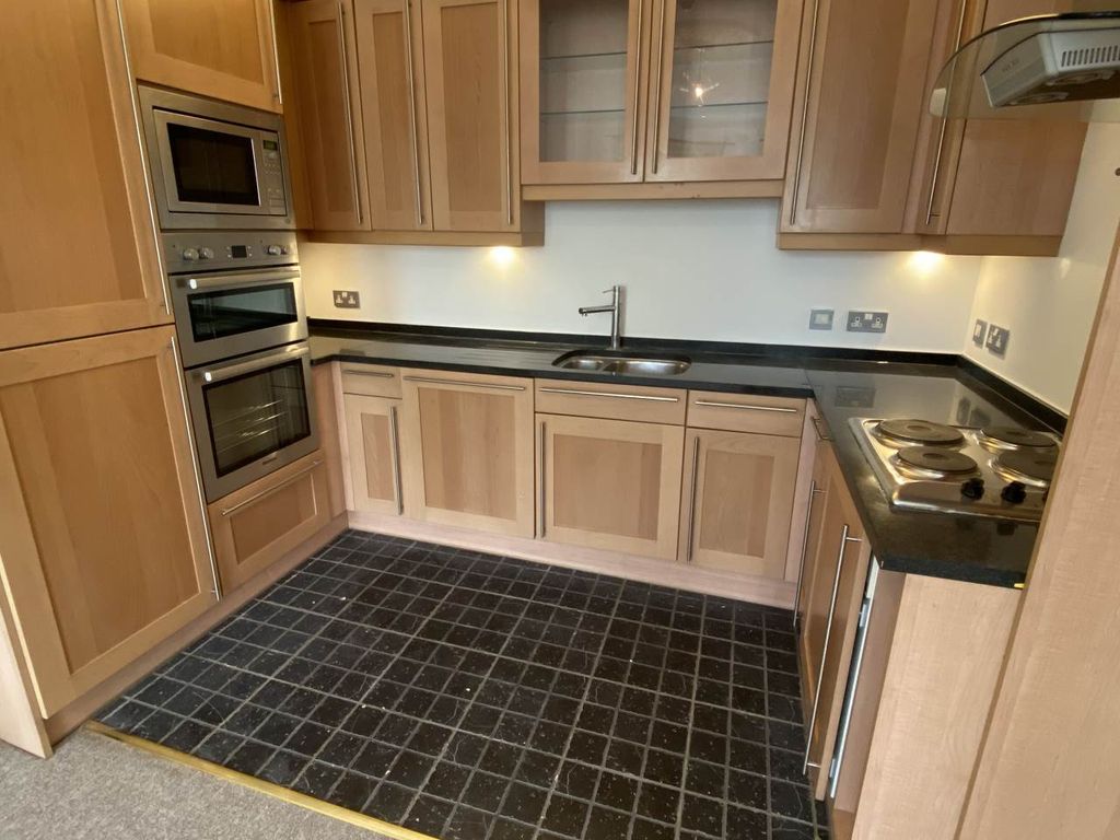 Property photo 2 of 7 Kitchen