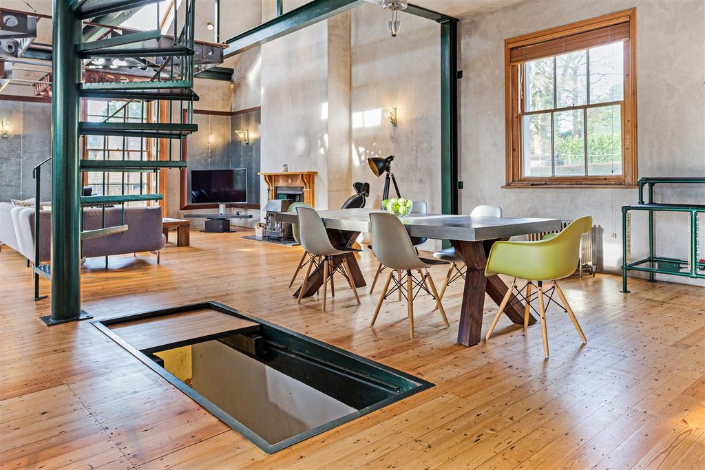 Property photo 1 of 36 House. Partnership