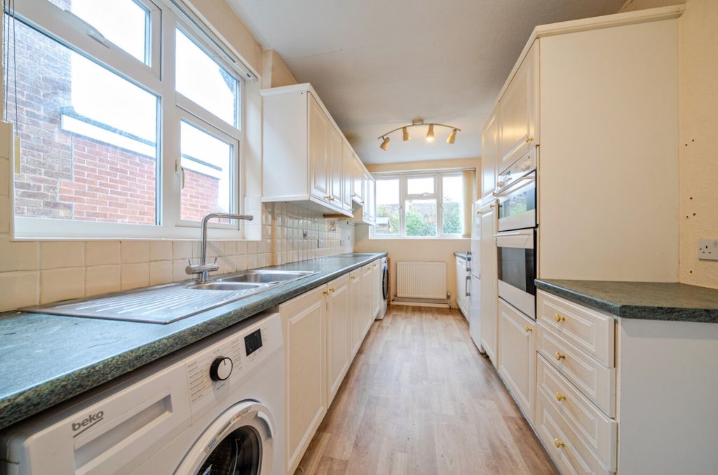 Property photo 2 of 15 1369461-17-68F60Abe224d6