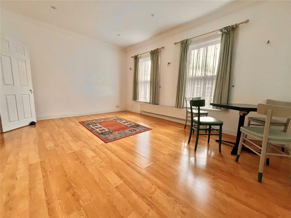 Property photo 3 of 12 Picture No. 09