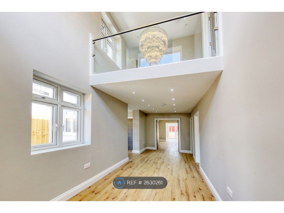 Property photo 3 of 34