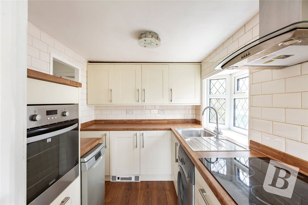 Property photo 2 of 20 Kitchen