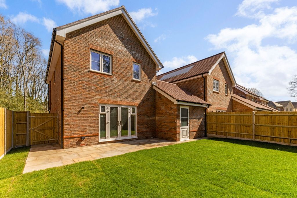 Property photo 2 of 23