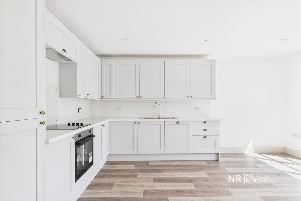 Property photo 2 of 15 Kitchen