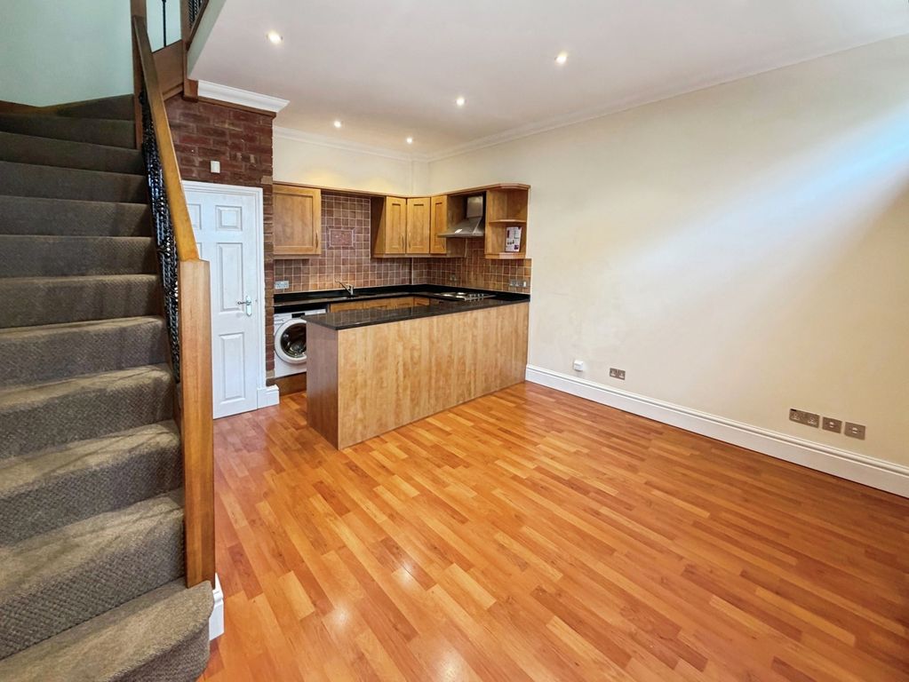 Property photo 3 of 10 Pbox-Img.Jpg
