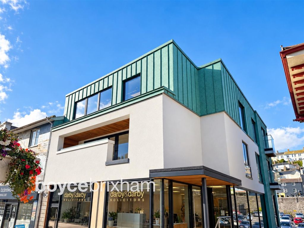 Property photo 1 of 10 Main Building