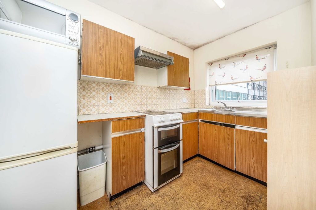 Property photo 3 of 5