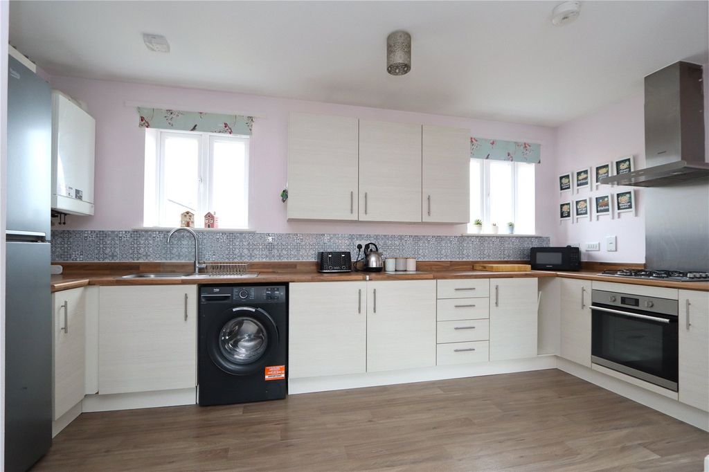 Property photo 3 of 11 Picture No. 06