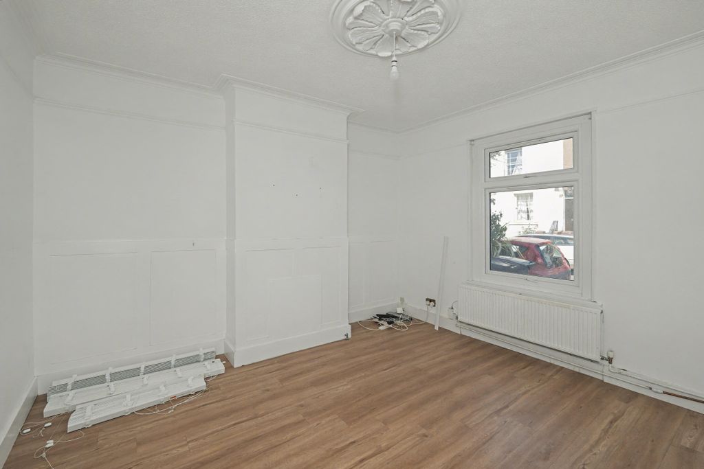 Property photo 2 of 14 19 West Grove, Montpelier, Bristol, Bs6 5Ls