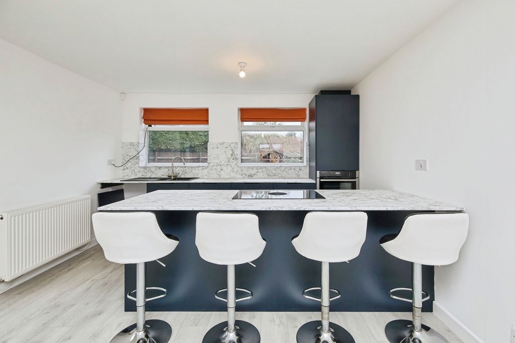 Property photo 3 of 22 Pbox-Img.Jpg