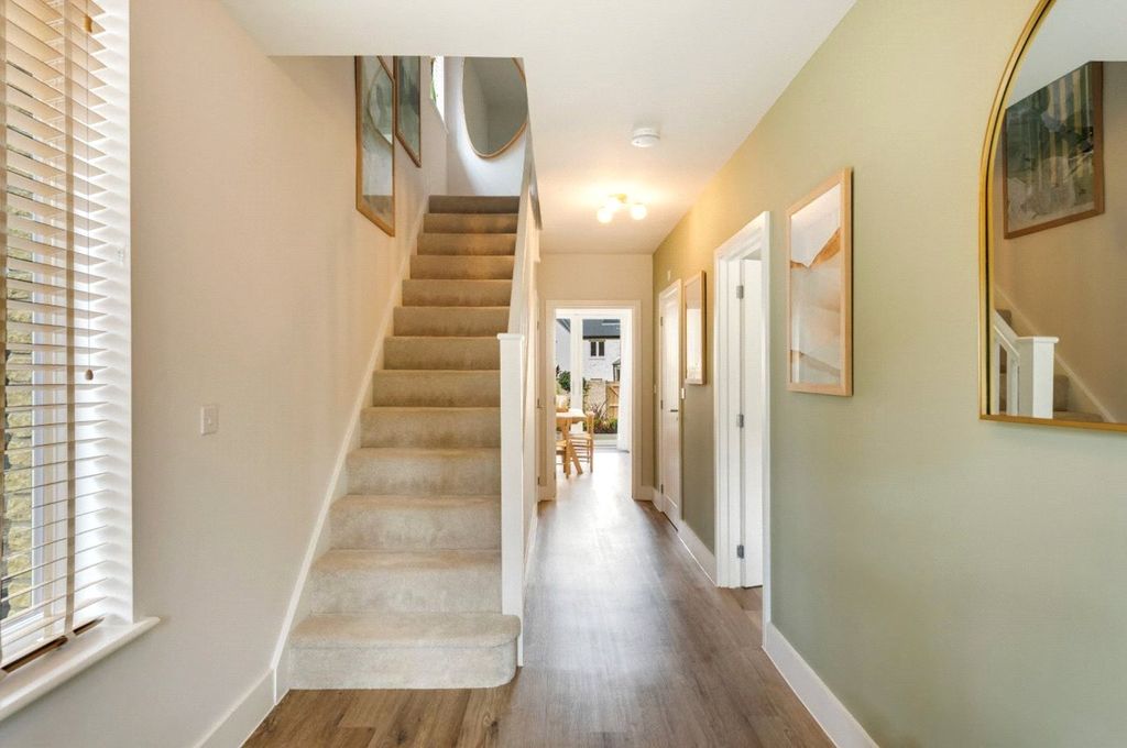 Property photo 3 of 15 Show Home