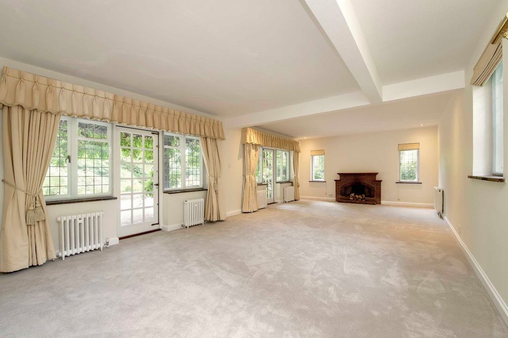 Additional image 4 of 6 bed detached house for salePenn Road, Beaconsfield HP9