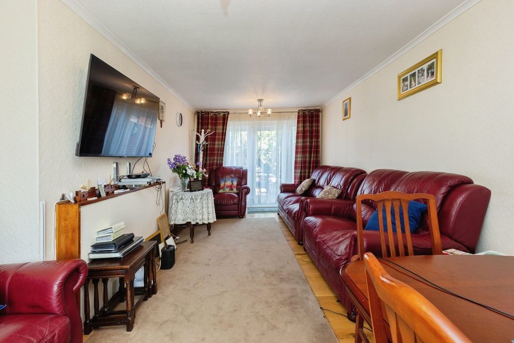 Property photo 3 of 17