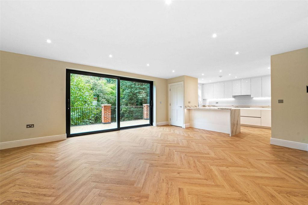 Property photo 3 of 16 Picture No. 09