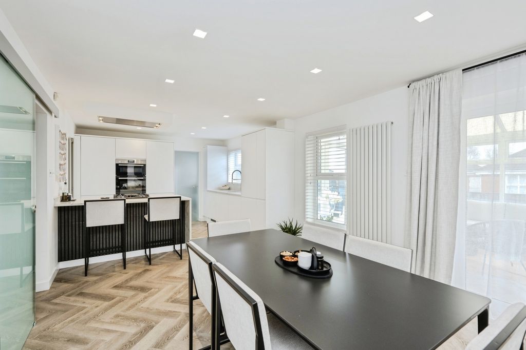 Property photo 2 of 29 Pbox-Img.Jpg