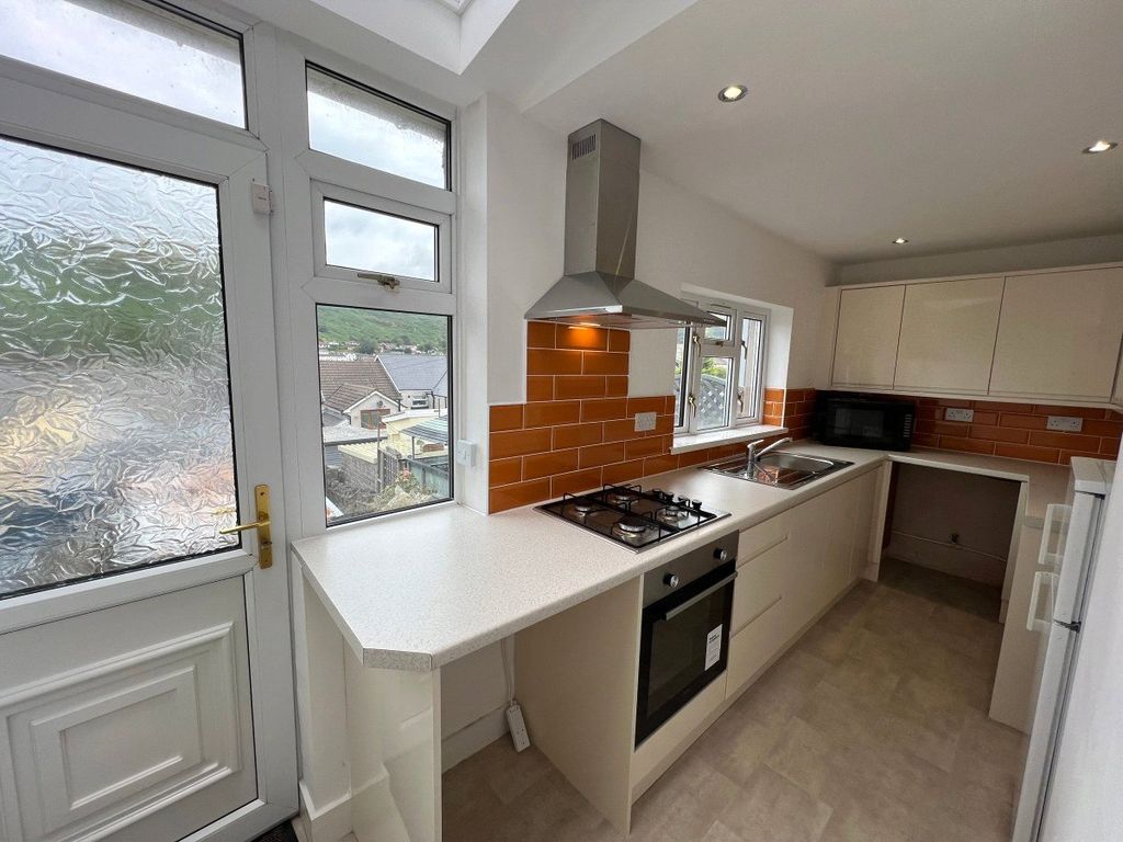Property photo 3 of 11 Picture No. 04