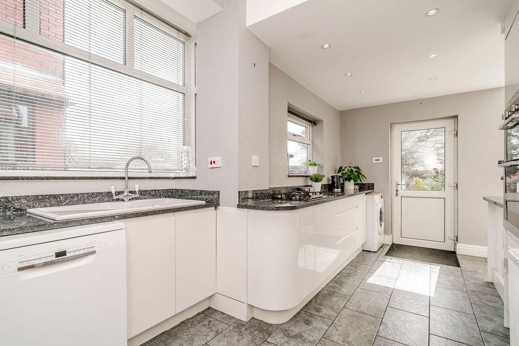 Property photo 2 of 46