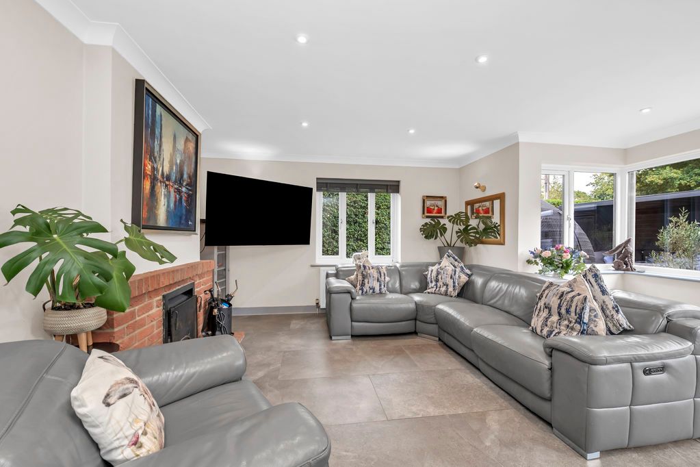 Property photo 3 of 20 Sitting Room