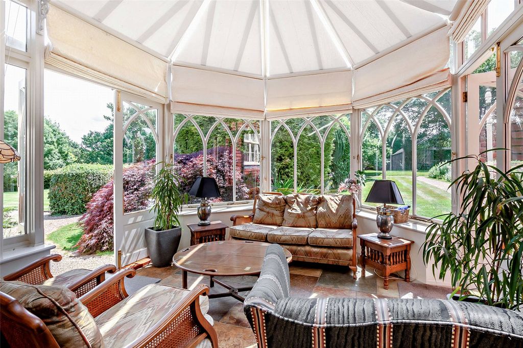 Property photo 3 of 16 Garden Room