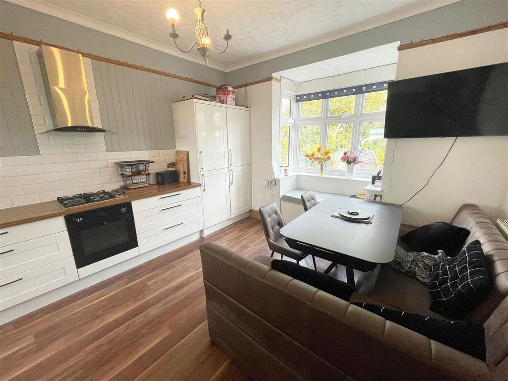 Property photo 3 of 18 13.Jpg