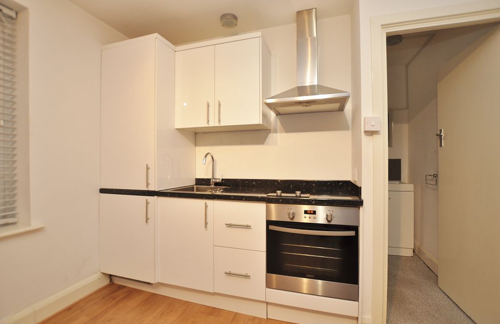 Property photo 3 of 5 Photo 03