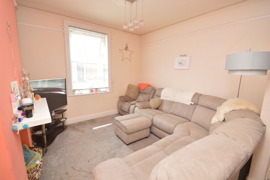 Property photo 2 of 16 Picture No. 03