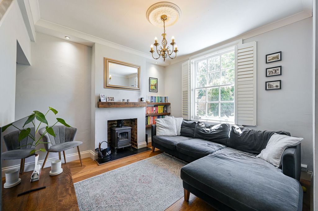 Property photo 2 of 12