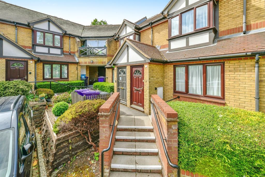 Property photo 1 of 17
