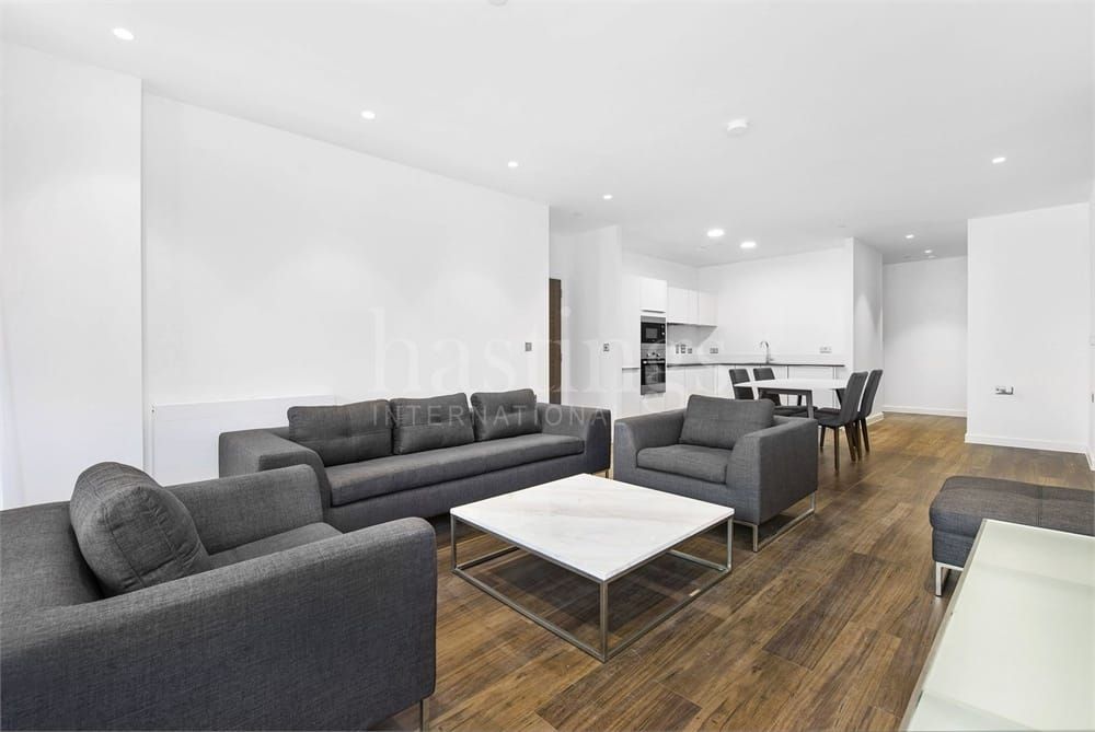 Property photo 1 of 11 Living Room