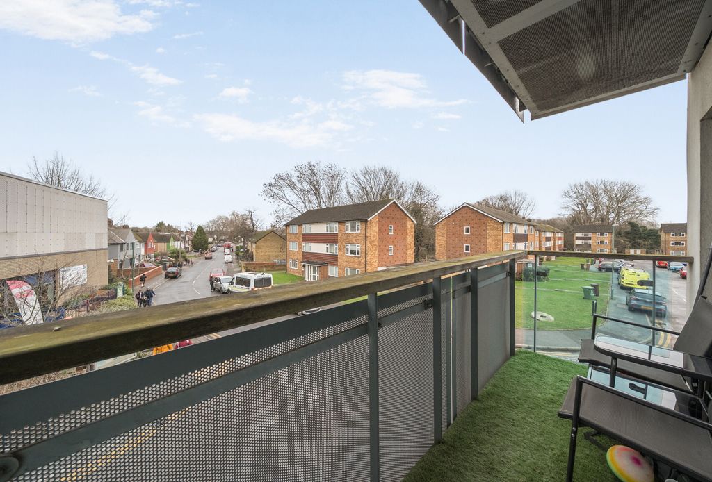 Property photo 2 of 10 1400141-12-697cd8...