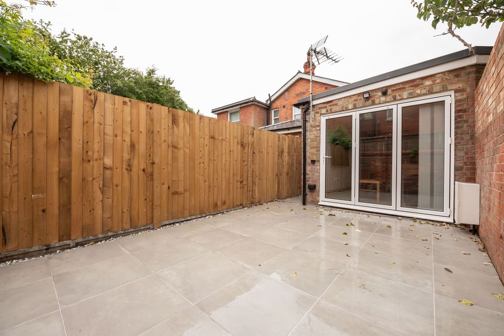 Property photo 2 of 7 Photo 1