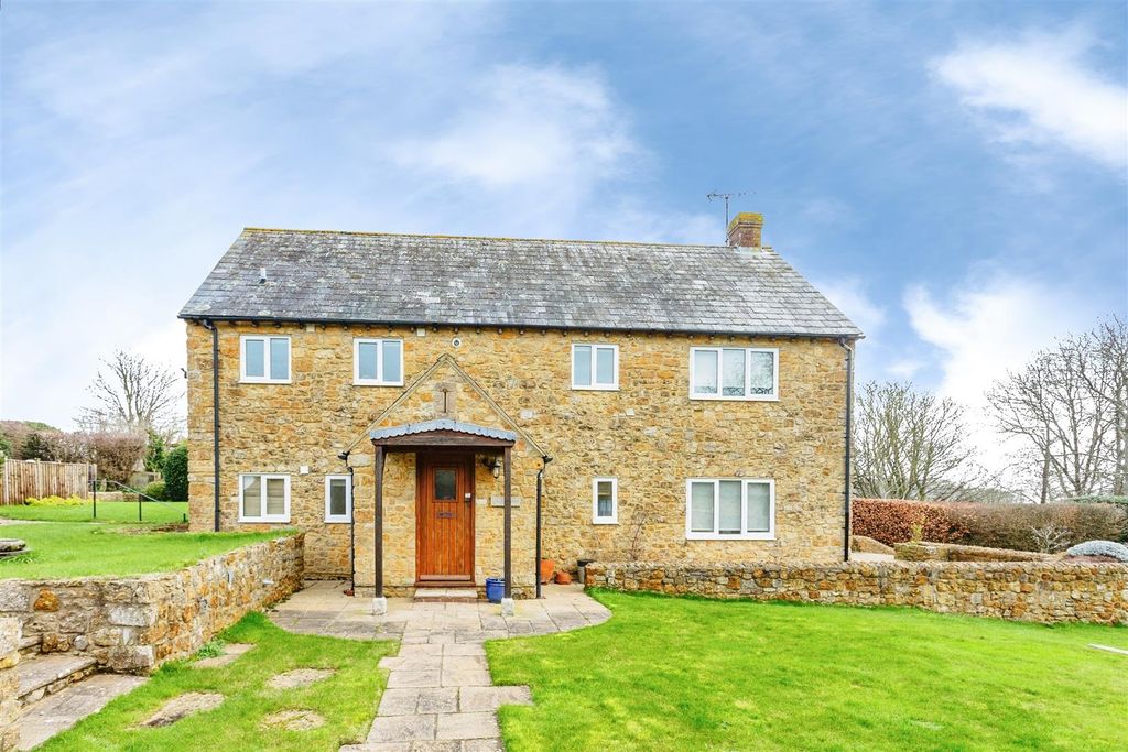 Property photo 2 of 20 Outside (3).Jpg