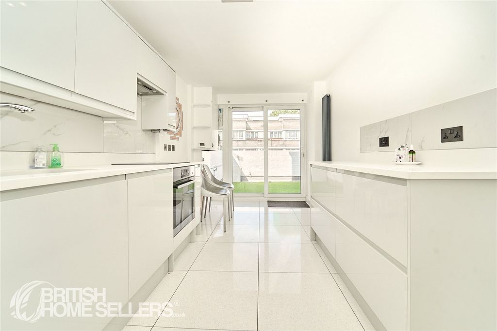 Property photo 2 of 26 Picture No. 21