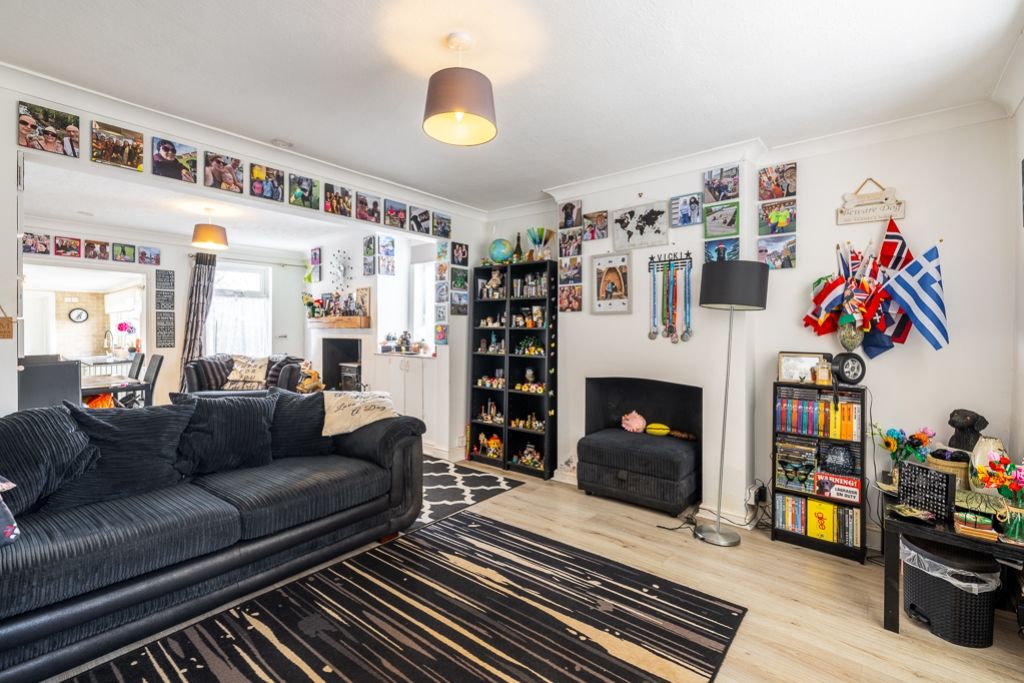 Property photo 3 of 22 13 Station Street (Holbeach)-12