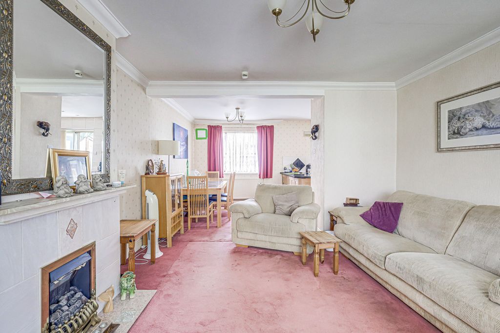 Property photo 3 of 23