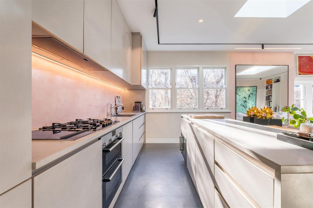 Property photo 3 of 12 Kitchen6.Jpg