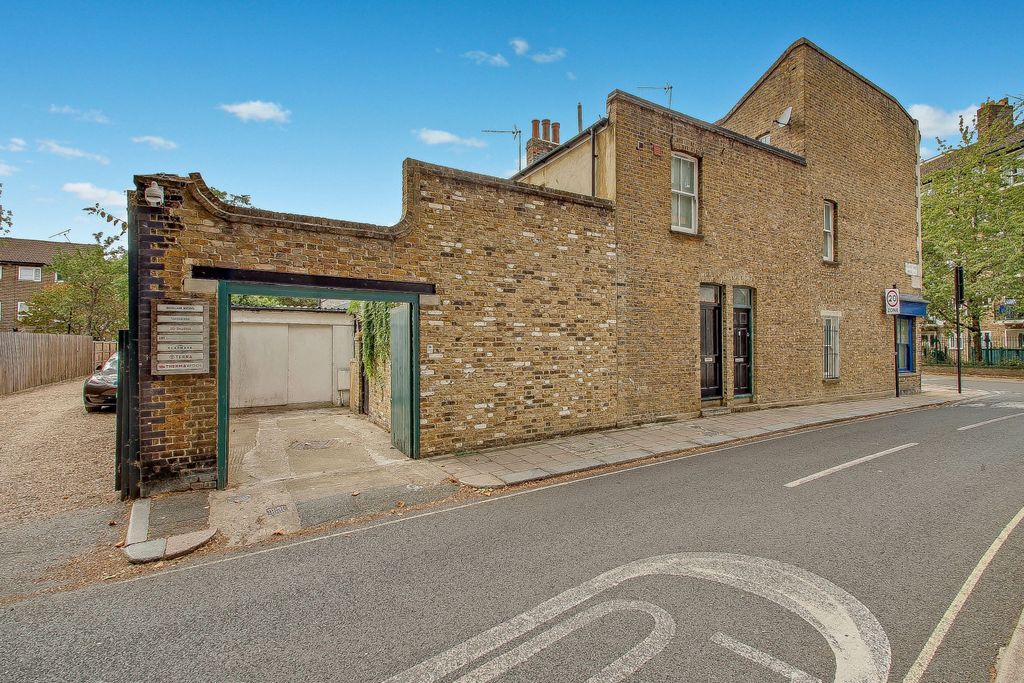 Property photo 1 of 12