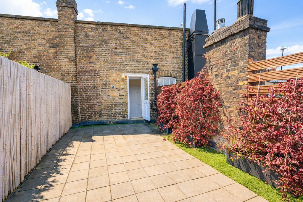 Property photo 3 of 8