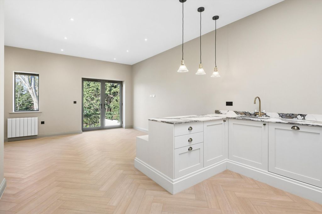 Property photo 2 of 10 Image