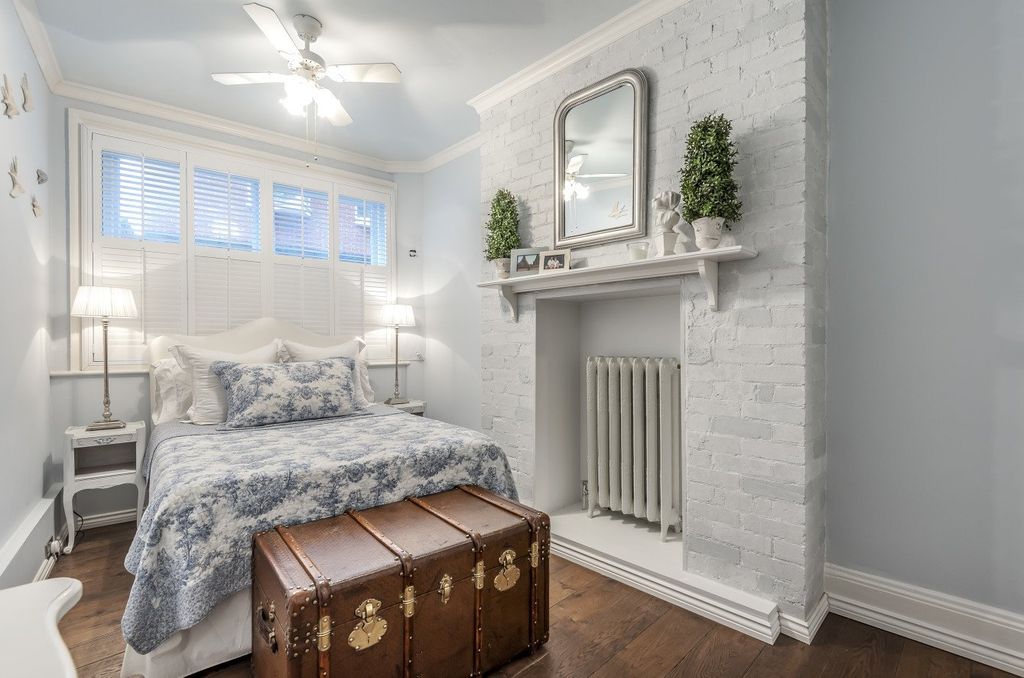 Property photo 3 of 8 Bedroom